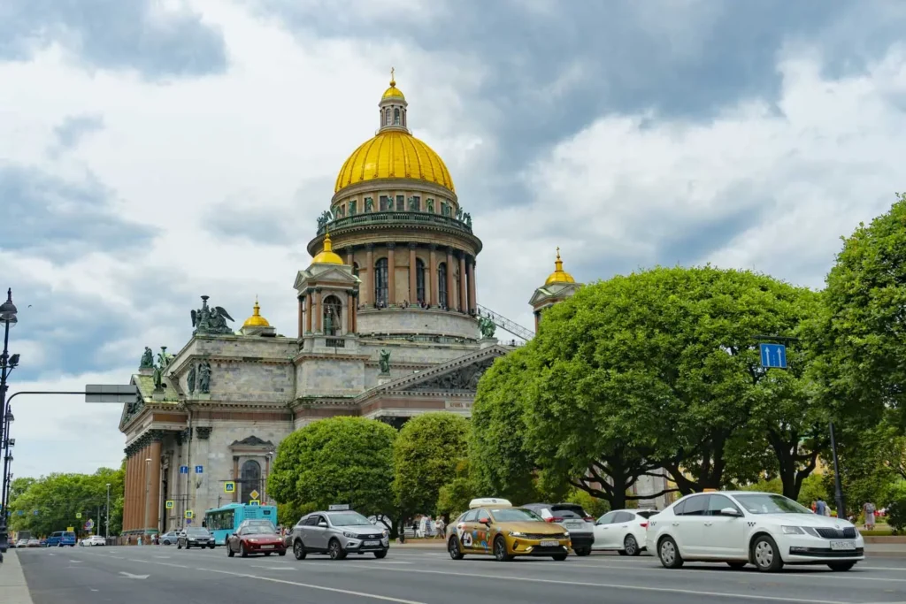 Catedral de San Isaac en San Petersburgo, Rusia – turismo internacional con Negrash